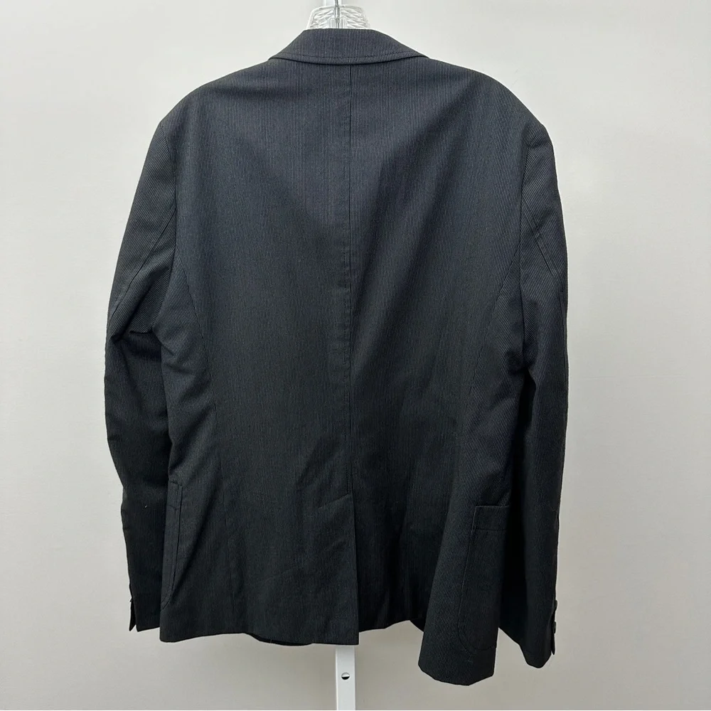 HUGO‎ BOSS BLAZER is 38 R